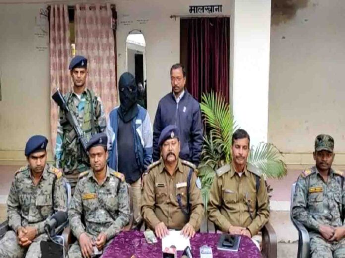 गुमला पुलिस की गिरफ्त में हत्या के आरोपी