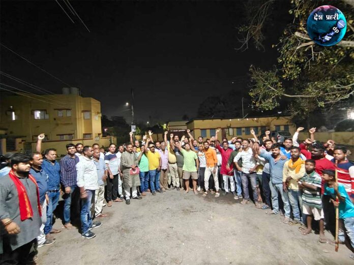बैठक में शामिल लोग