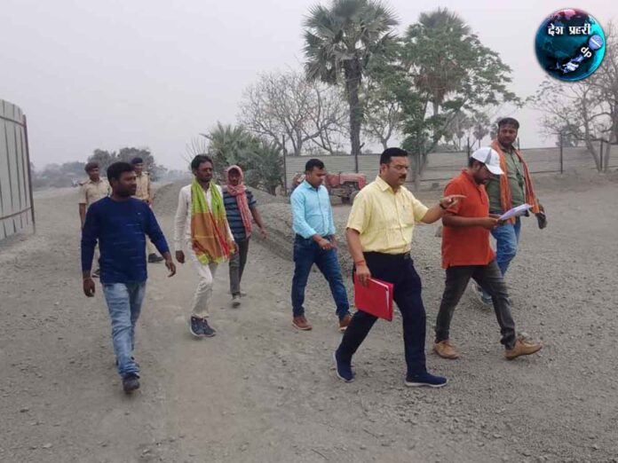 सिलबंद क्रशरों की जाँच की गई, फोटो क्रेडिट- पी. आर. डी. पाकुड़