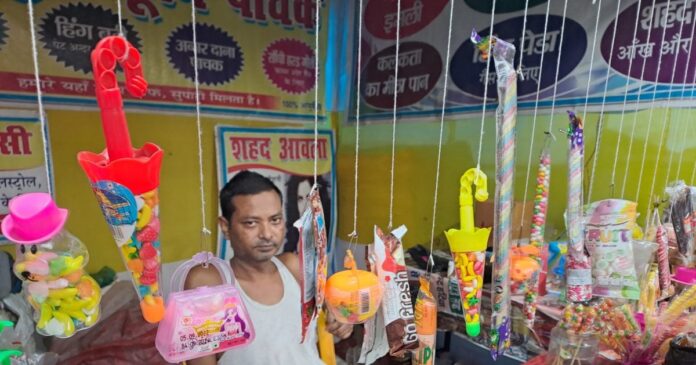 गोड्डा शिल्प मेला में मिल रहा 100 प्रकार का चूरन और चॉकलेट, बचपन की यादें होंगी ताजा