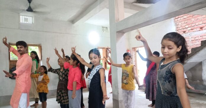 पद्मश्री बिरजू महाराज से मिल चुके इस युवा कलाकार ने क्यों कहा बिना गुरु के नहीं सीख सकते कत्थक?