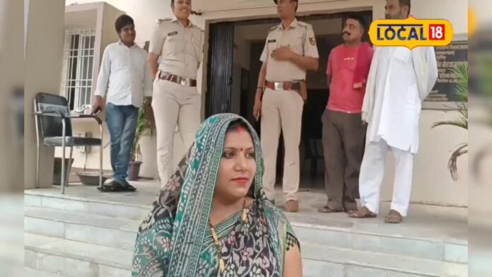 UP की घटना का असर बक्सर में दिखा; पति ने पत्नी को पढ़ाने से किया इनकार