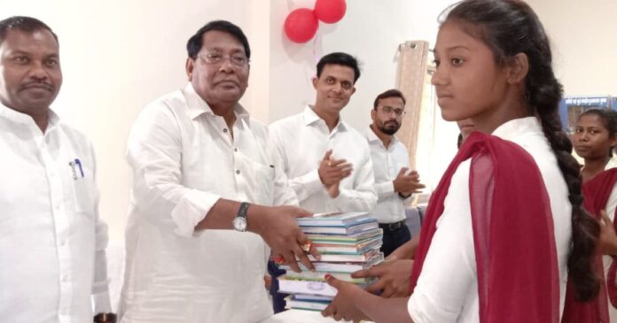 गुमला में राज्य की पहली महिला लाइब्रेरी का शुभारंभ