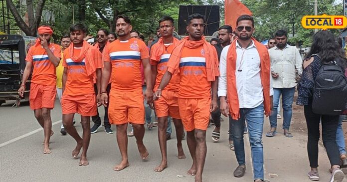 हिंदू राष्ट्र बनाने की कामना लेकर युवा कर रहे हजारीबाग से देवघर तक पैदलयात्रा