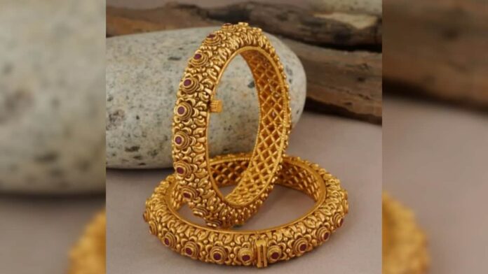 Ranchi Gold Rate: सोने का भाव 100 रुपए घटा, चांदी 100 रुपए बढ़ी, ये आज का रेट