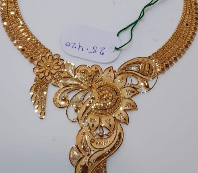 Ranchi Gold Rate: सोना रहा स्थिर जबकि चांदी 1800 रुपए उछाली, जानें आज का रेट