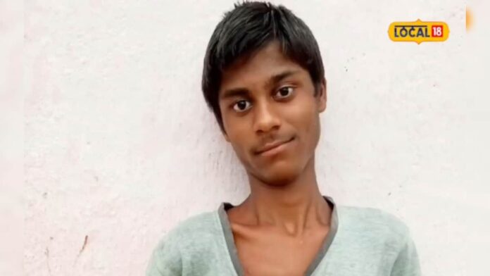 3 साल के अथक प्रयास के बाद दिव्यांग बेटे को उड़ीसा से लाया घर,जानें वजह