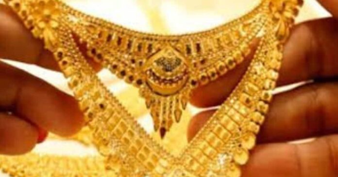 Ranchi Gold Rate: सोने की कीमत 300 रुपए घटी, जबकि चांदी की 400, जानें ताजा रेट