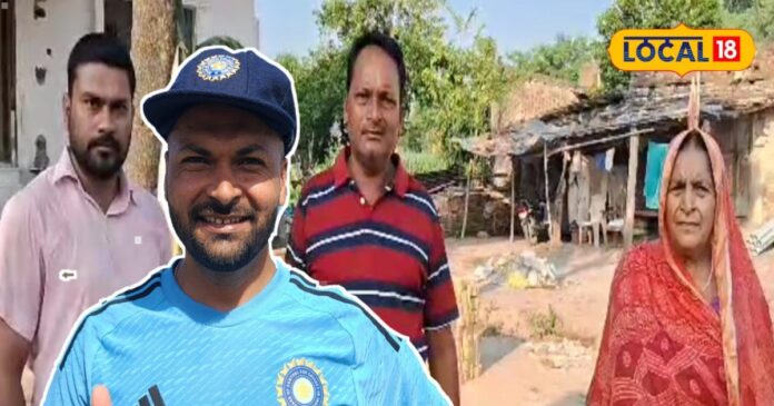टैक्सी ड्राइवर के बेटे को पहली बार टेस्ट क्रिकेट में मिला मौका तो मां हुई भावुक, कहा-आज लइका हमार...