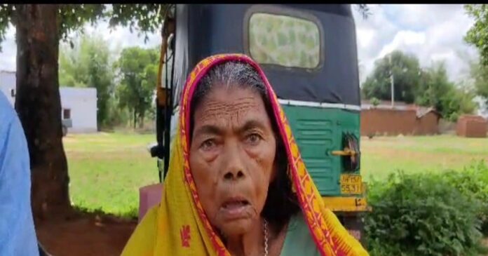'साहेब हम मरे नहीं हैं', सरकार ने 10 साल पहले बना दिया मुर्दा, अब जिंदा साबित होने के लिए दौड़ रही 67 साल की वृद्धा
