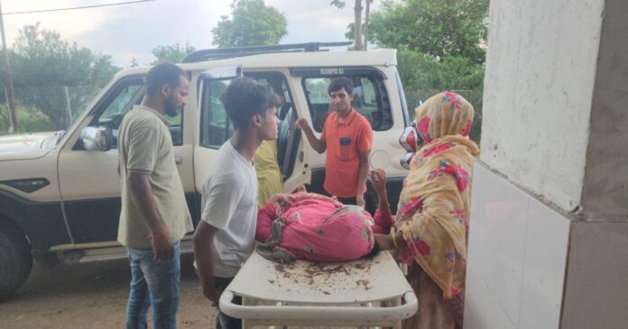 झारखंड में बमबारी, बदमाशों ने एक घर पर लगातार 10 बम फेंके, 6 लोग जख्मी