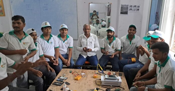 Success Story:जहां से ली ट्रेनिंग, 8 साल बाद वहीं बने ट्रेनर, जानें पूरी कहानी