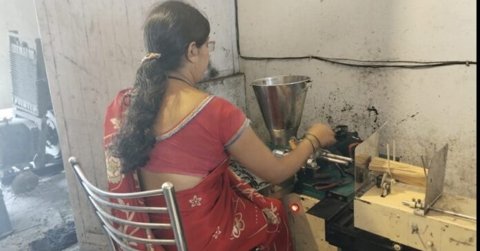 महज 4 महीने में चमका बिजनेस, खुशियों से महकने लगा वैशाली की इन महिलाओं का घर
