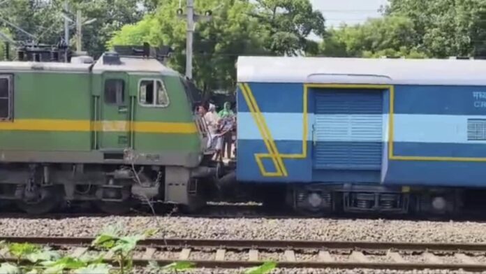 बिहिया स्टेशन पर पार्सल मालगाड़ी का टूटा कपलिंग, टेक्निकल टीम कर रही जांच