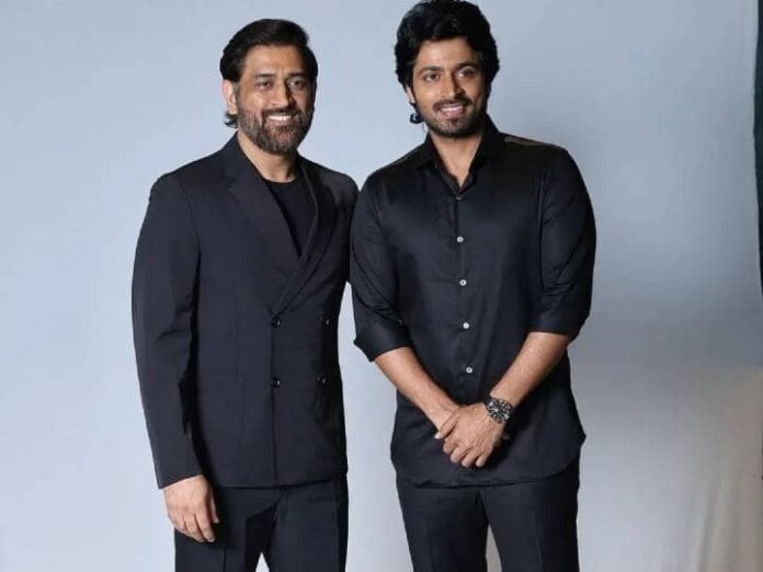 अपनी फिल्म के हीरो हरीश कल्याण के साथ दिखे धोनी, एक्टर ने शेयर की दिलचस्प तस्वीर
