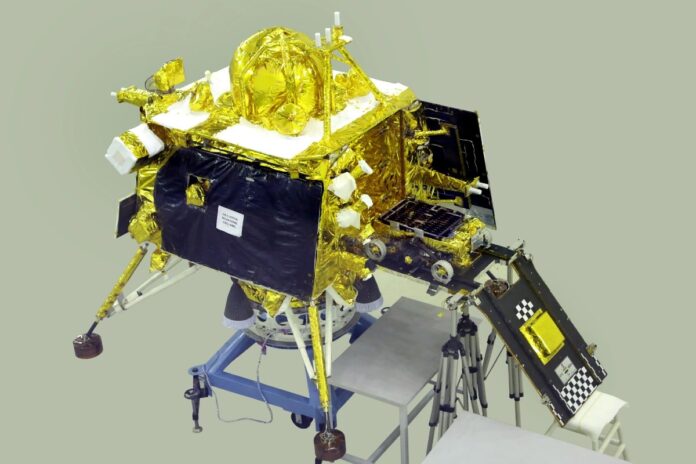 ISRO ने चंद्रयान-3 स्पेसक्राफ्ट को किया लॉन्च व्हीकल के साथ इंटीग्रेट