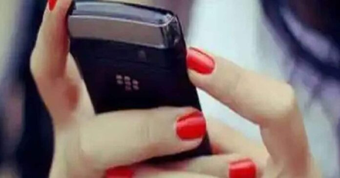 मिस्ड कॉल... कॉल बैक और प्यार का चक्कर, पति-बच्चे को छोड़ यूपी से बिहार पहुंची महिला, अब नया ट्विस्ट