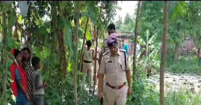 स्कूल गए बच्चे तो पति ने कर दिया बड़ा कांड, घर लौटने पर मासूमों को मिली मां-बाप की लाश