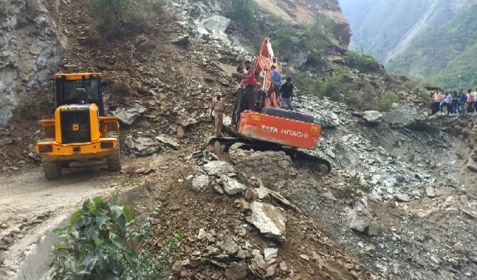 Badrinath highway closed 