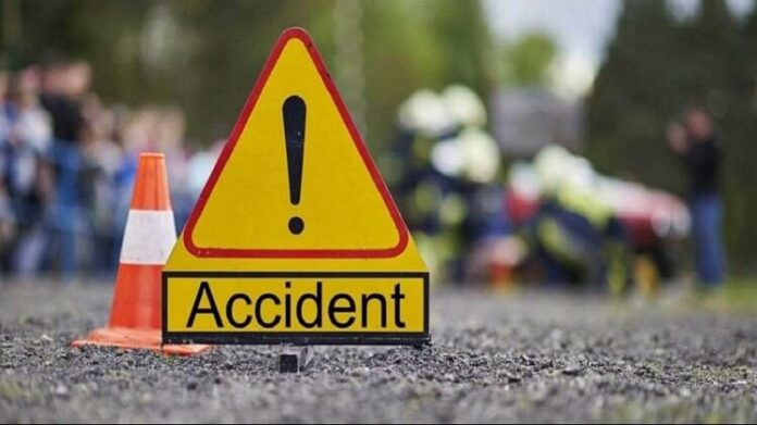 Jharkhand: Vehicle of devotees who went on Kanwar Yatra collided with truck in Giridih, two killed