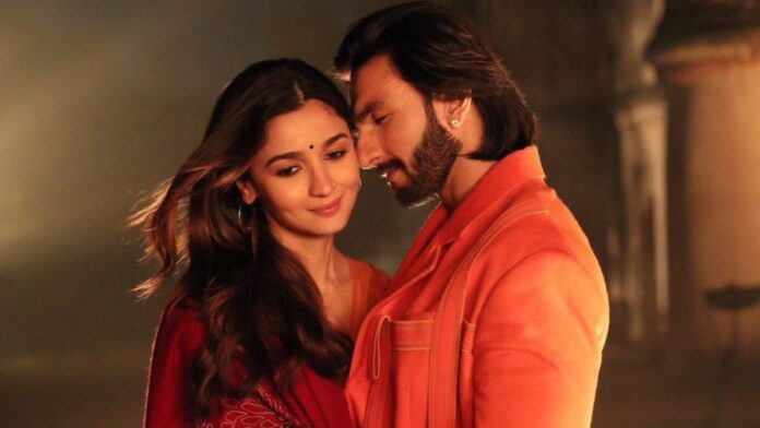 What Jhumka पर रणवीर-आलिया का ये वीडियो देख आप भी नहीं कंट्रोल कर पाएंगे हंसी,  करण जौहर हुए शॉक्ड