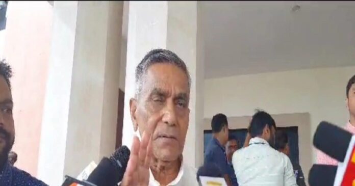 झारखंड में कांग्रेस विधायक ने इंदिरा गांधी को बता दिया तानाशाह, जानें वजह और पूरा मामला