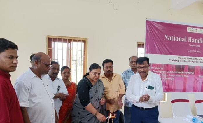 गोड्डा के भगय्या सिल्क सिटी में मना हथकरघा दिवस, शुरू होगी हस्तशिल्प की पढ़ाई