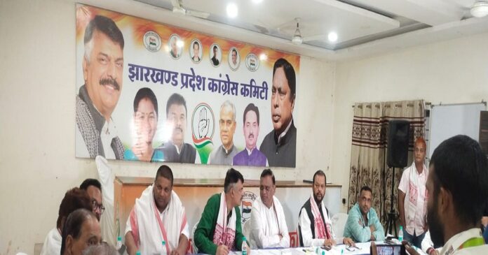 झारखंड विधानसभा चुनाव: कांग्रेस ने शुरू की तैयारी, इन 6 जगहों पर हो सकती है राहुल-प्रियंका की रैली
