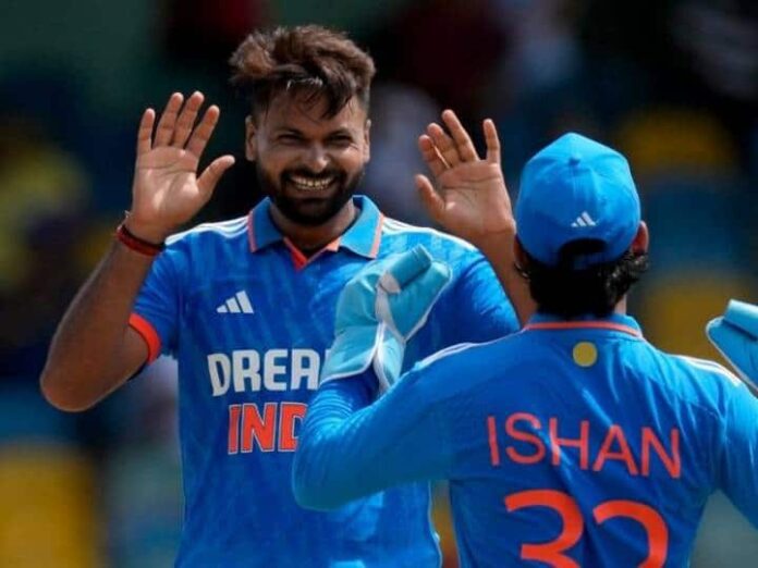 मुकेश कुमार भारत के लिए बन सकते हैं भविष्य का सितारा, एक ही दौरे पर तीनों फॉर्मेट में डेब्यू
